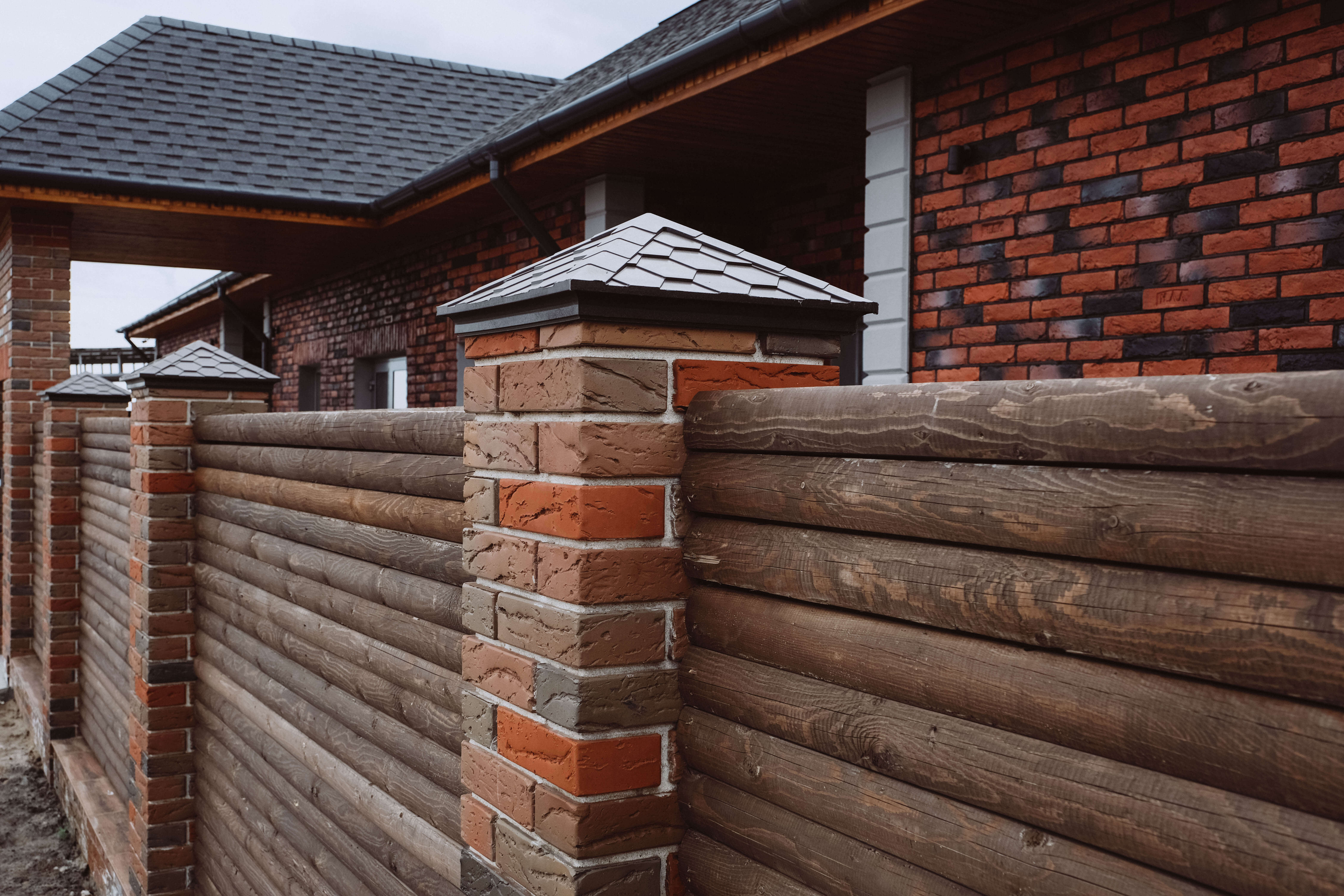 Колпак Zking Эверест Коричневый на столб 1.5х1.5 кирпича (390х390мм) в Джанкое фото