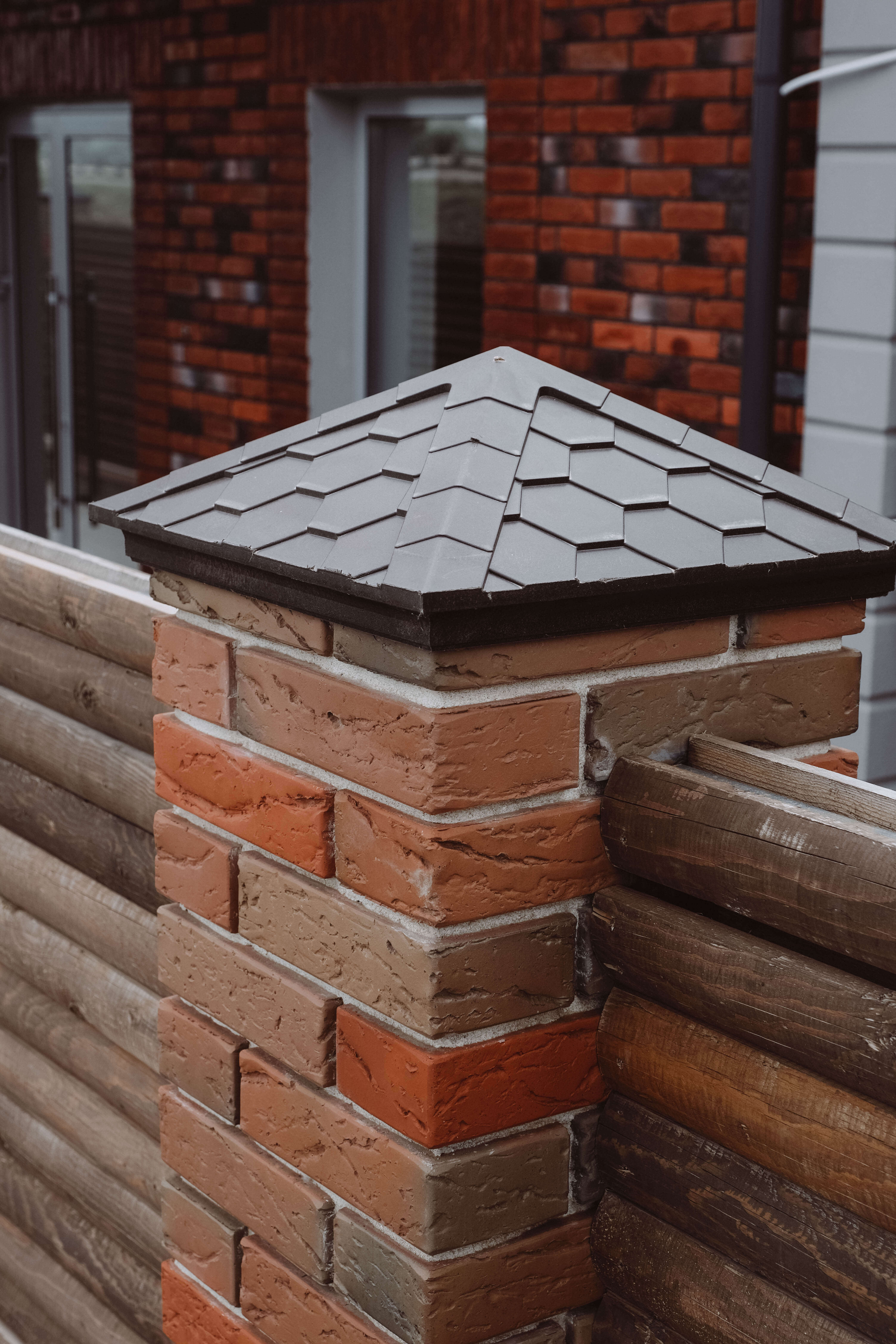 Колпак Zking Эверест Коричневый на столб 1.5х1.5 кирпича (390х390мм) в Джанкое фото