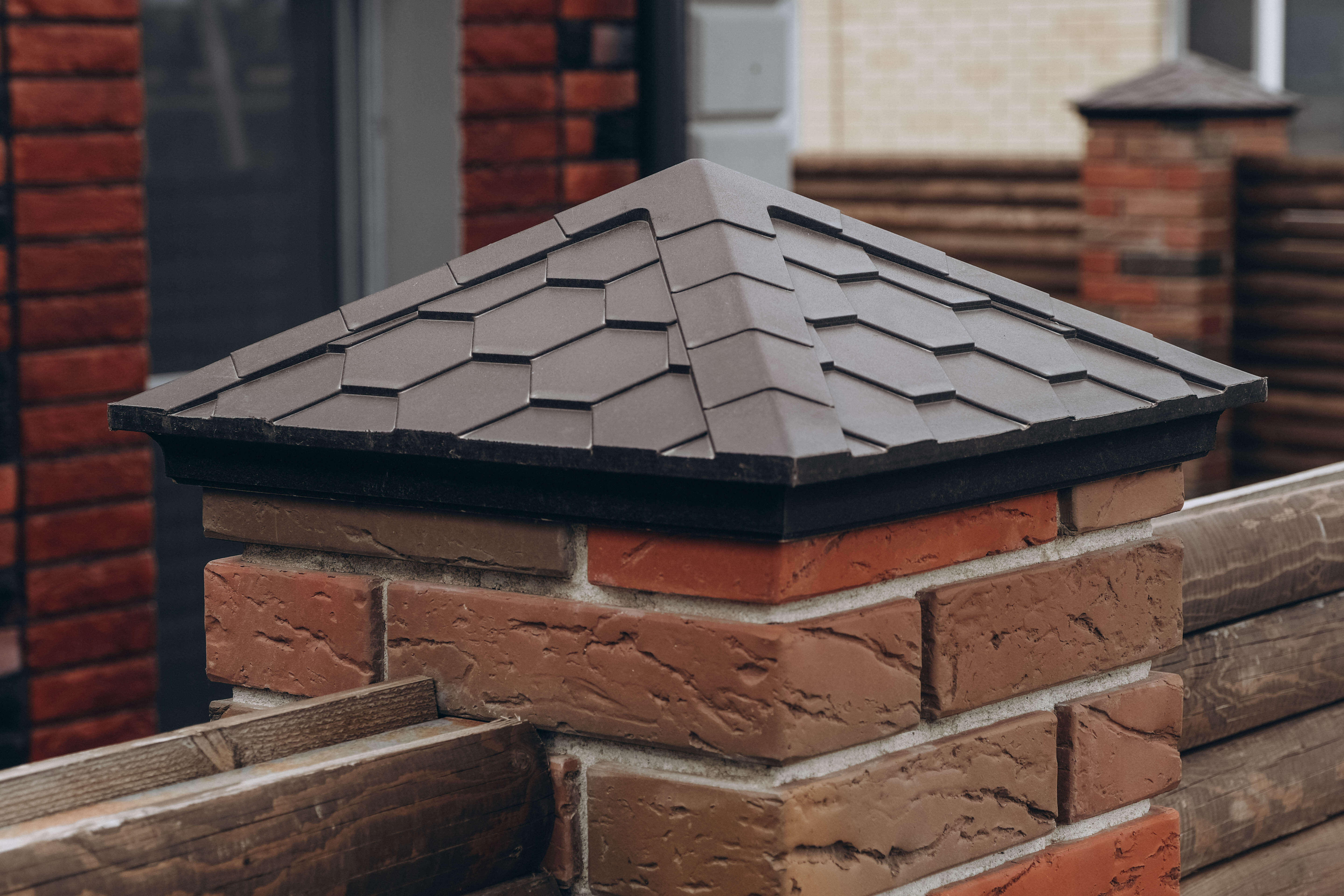 Колпак Zking Эверест Коричневый на столб 1.5х1.5 кирпича (390х390мм) в Джанкое фото